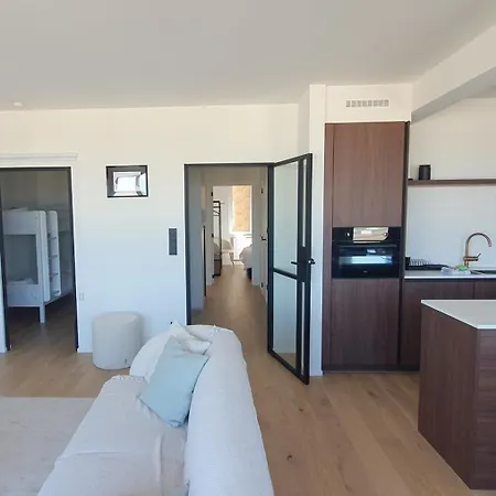 Subliem Met Zeezicht *