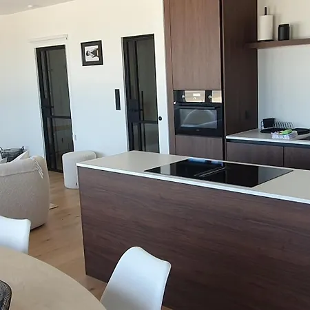 Subliem Met Zeezicht Apartment